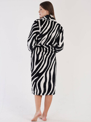Купить Плюшевый халат с принтом зебра VIENETTA 3051210419 в Украина в Lingerie.ua - Одяг для дому та відпочинку, Фото 5