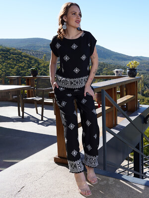 Купить Жіночий штапельний костюм зі штанами VIENETTA PLUS 4100850000 в Украина