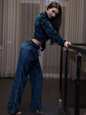 Купить Бархатная пижама классическая с длинным рукавом LINGERIE 170700 в Украина в Lingerie.ua - Одяг для дому та відпочинку, Фото 2