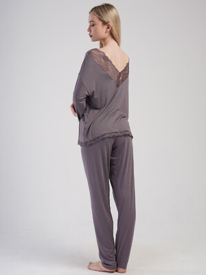 Купить Жіноча піжама великого розміру з віскози з мереживом VIENETTA 4053400000 в Украина в Lingerie.ua - Одяг для дому та відпочинку, Фото 8