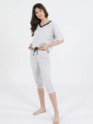 Комплект женский из футболки и капри VIENETTA 0110800000