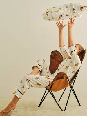 Купить Хлопковая пижама с рубашкой на пуговицах и капри HAYS 27426 в Украина в Lingerie.ua - Одяг для дому та відпочинку, Фото 2