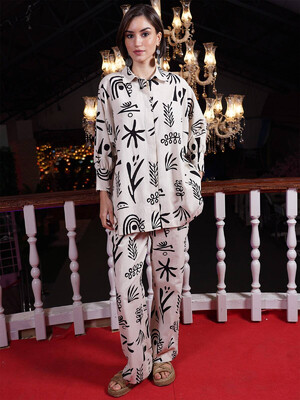 Купить Літній костюм зі штанами VIENETTA PLUS 3120092312 в Украина