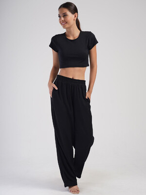 Черные женские брюки из вискозы VIENETTA PLUS 4053250000