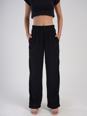 Купить Черные женские брюки из вискозы VIENETTA PLUS 4053250000 в Украина в Lingerie.ua - Одяг для дому та відпочинку, Фото 2