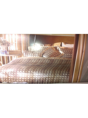 Комплект постельного белья двуспальный (в наборе с покрывалом) VALERON Punto