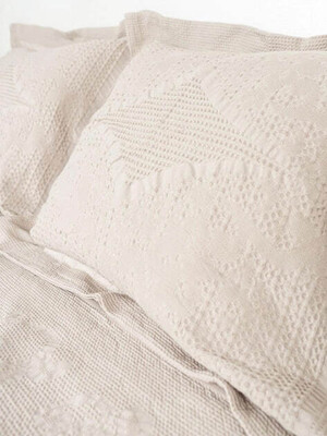 Купить ПОКРЫВАЛО ДВУСПАЛЬНОЕ ВАФЕЛЬНОЕ С НАВОЛОЧКАМИ MAISON D`OR La Vergine в Украина в Lingerie.ua - Одяг для дому та відпочинку, Фото 2