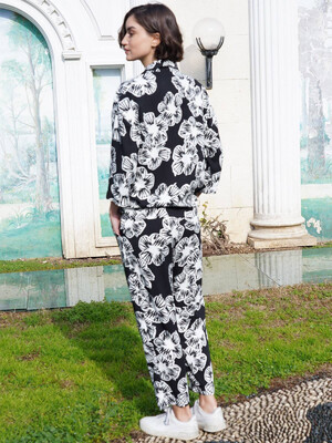 Купить Штапельний літній костюм із брюками VIENETTA PLUS 3114573529 в Украина в Lingerie.ua - Одяг для дому та відпочинку, Фото 3