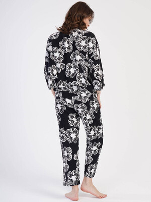 Купить Штапельний літній костюм із брюками VIENETTA PLUS 3114573529 в Украина в Lingerie.ua - Одяг для дому та відпочинку, Фото 4