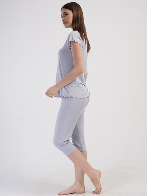 Купить Піжама з віскози з футболки та капрі VIENETTA 4093061820 в Украина в Lingerie.ua - Одяг для дому та відпочинку, Фото 3